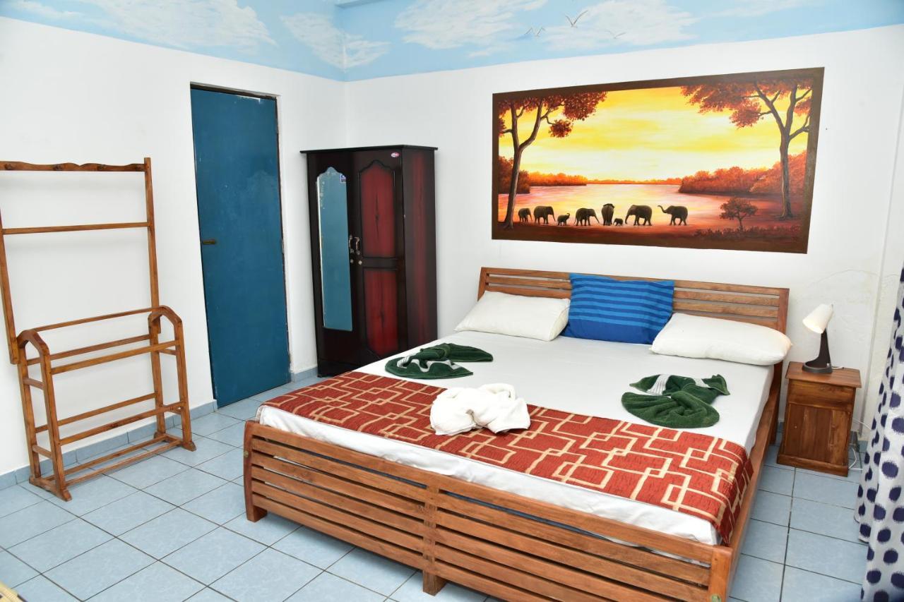 Hotel Happy Tuna Hikkaduwa Eksteriør bilde