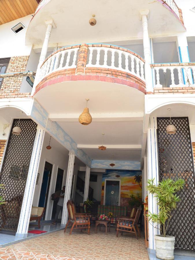 Hotel Happy Tuna Hikkaduwa Eksteriør bilde