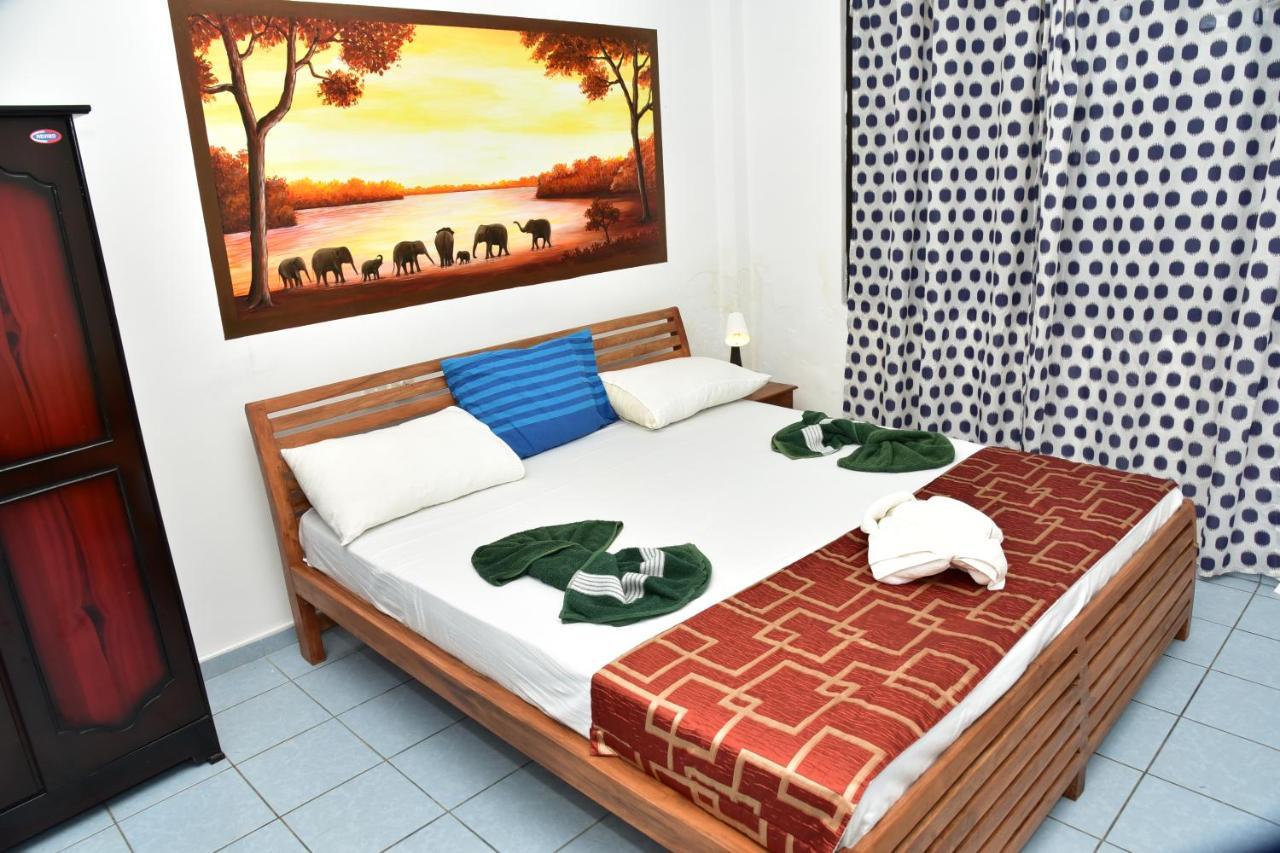 Hotel Happy Tuna Hikkaduwa Eksteriør bilde