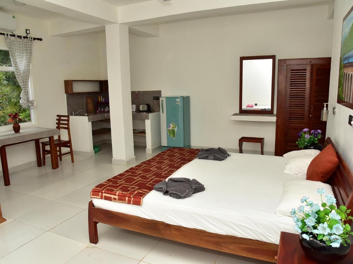 Hotel Happy Tuna Hikkaduwa Eksteriør bilde
