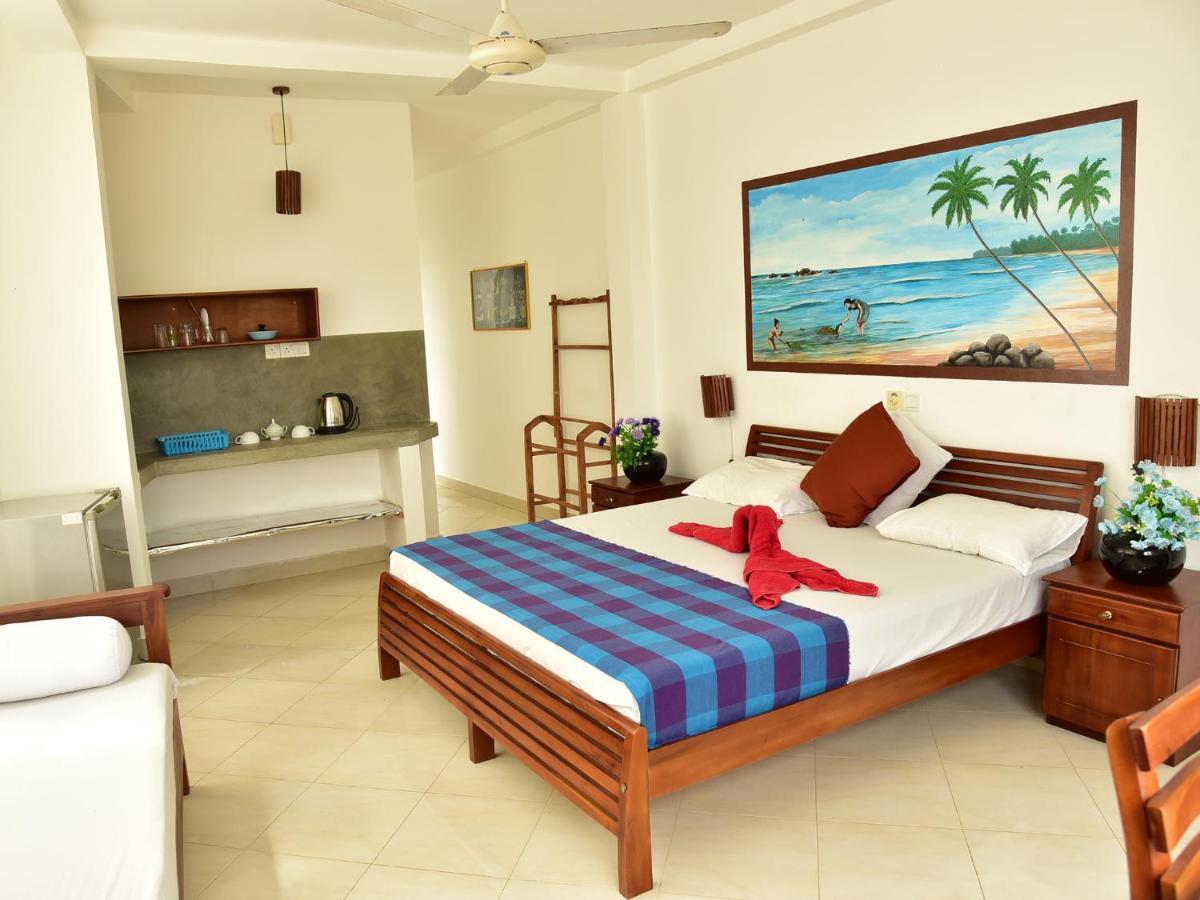 Hotel Happy Tuna Hikkaduwa Eksteriør bilde