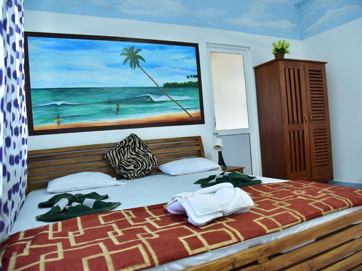 Hotel Happy Tuna Hikkaduwa Eksteriør bilde