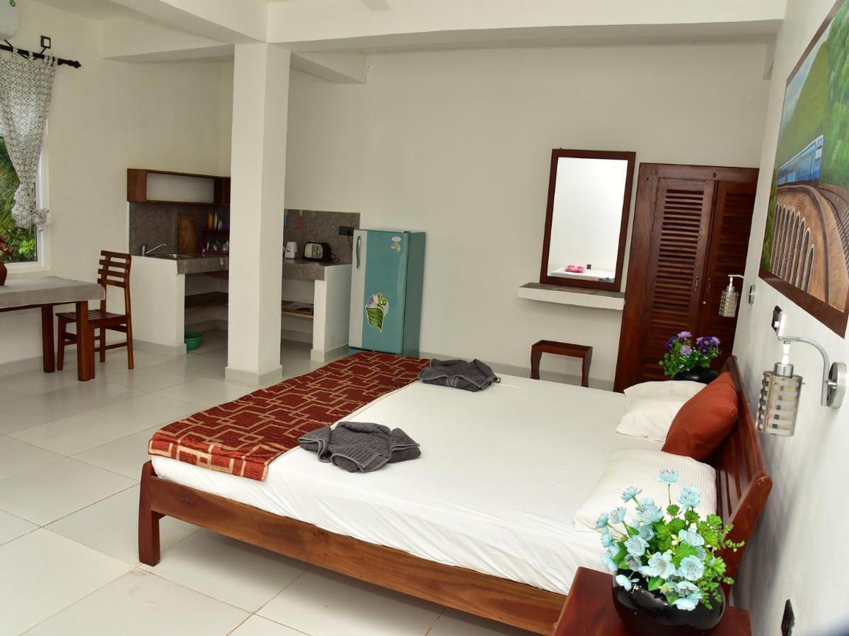 Hotel Happy Tuna Hikkaduwa Eksteriør bilde